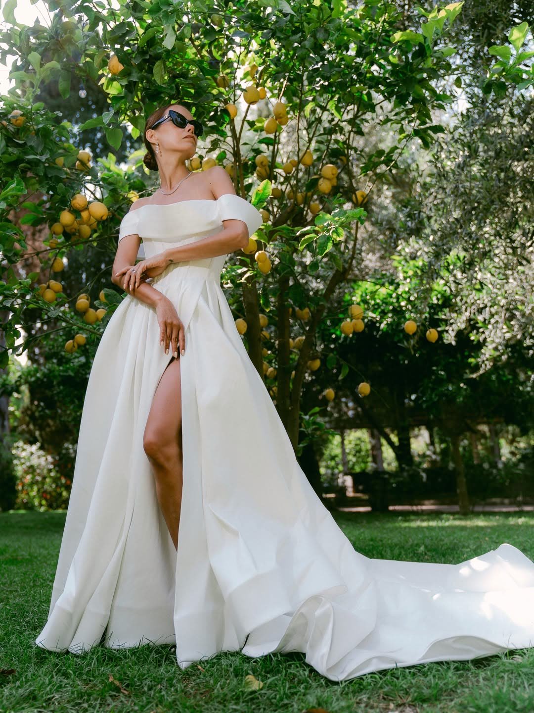 The bride beneath a lemon tree at Villa Zagara, Sorrento