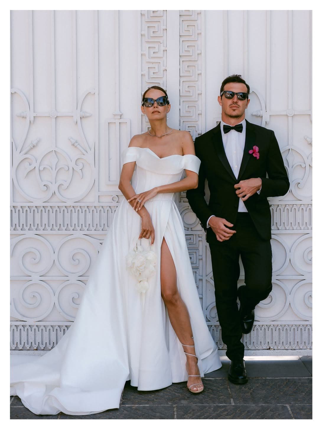 The couple at an ornate Sorrento gateway