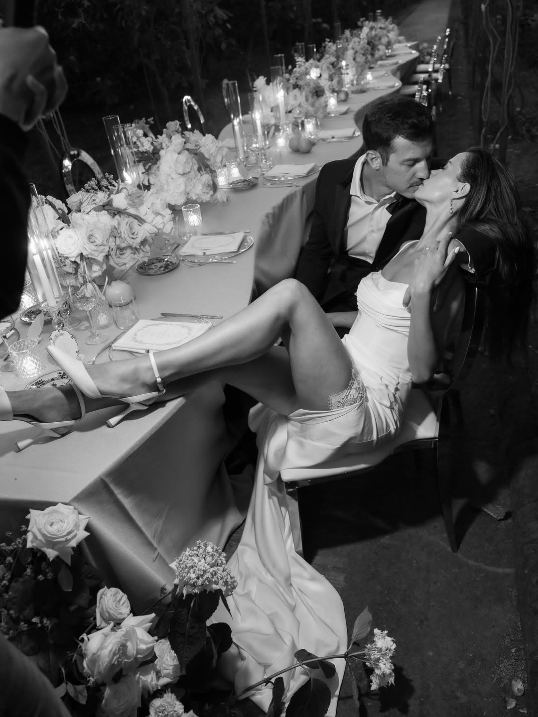 The couple at the reception table, Villa Zagara