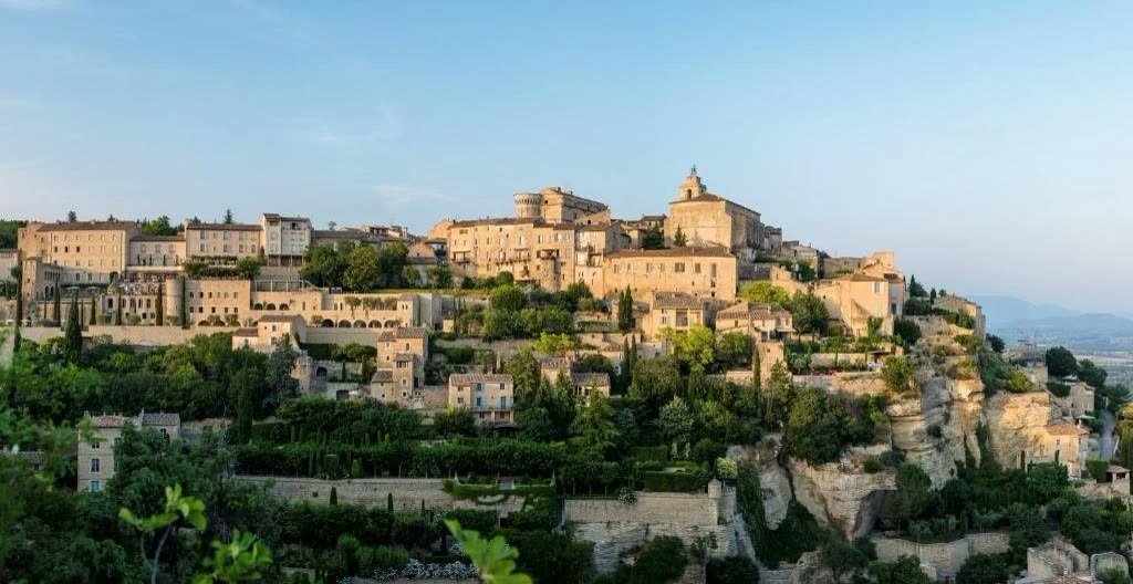 Bastide de Gordes wedding venue, South of France — Chromata Films